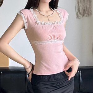 Chemise Y2K rose en dentelle
