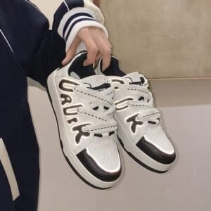 Baskets en dentelle croisée Y2k